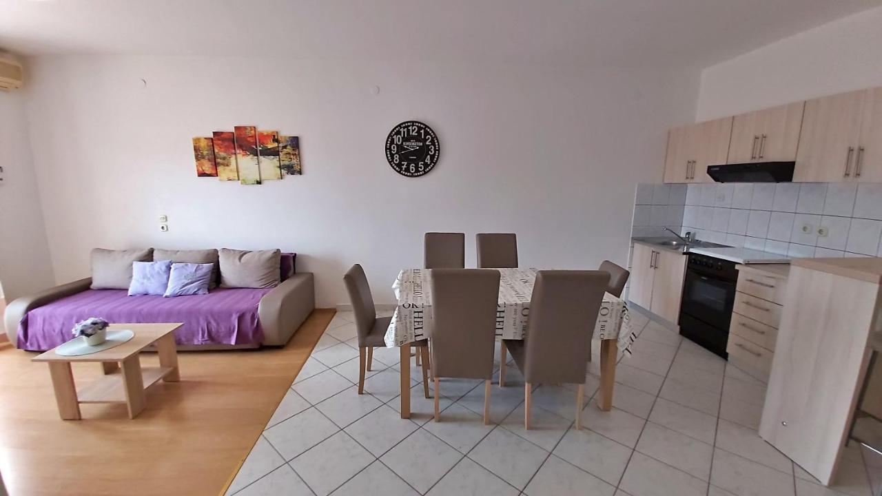 Apartments Zvone Omiš Esterno foto