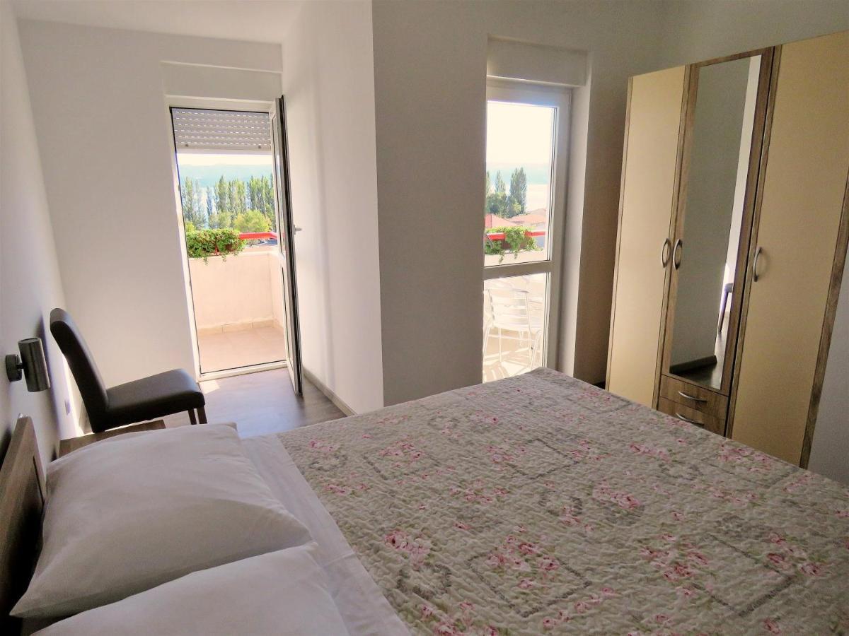 Apartments Zvone Omiš Esterno foto